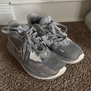 Size 6 - Nike Kyrie Low 5 Men’s Basketball Shoes Wolf Grey